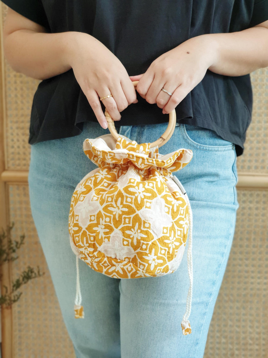 Bucket Bag Rattan Handle