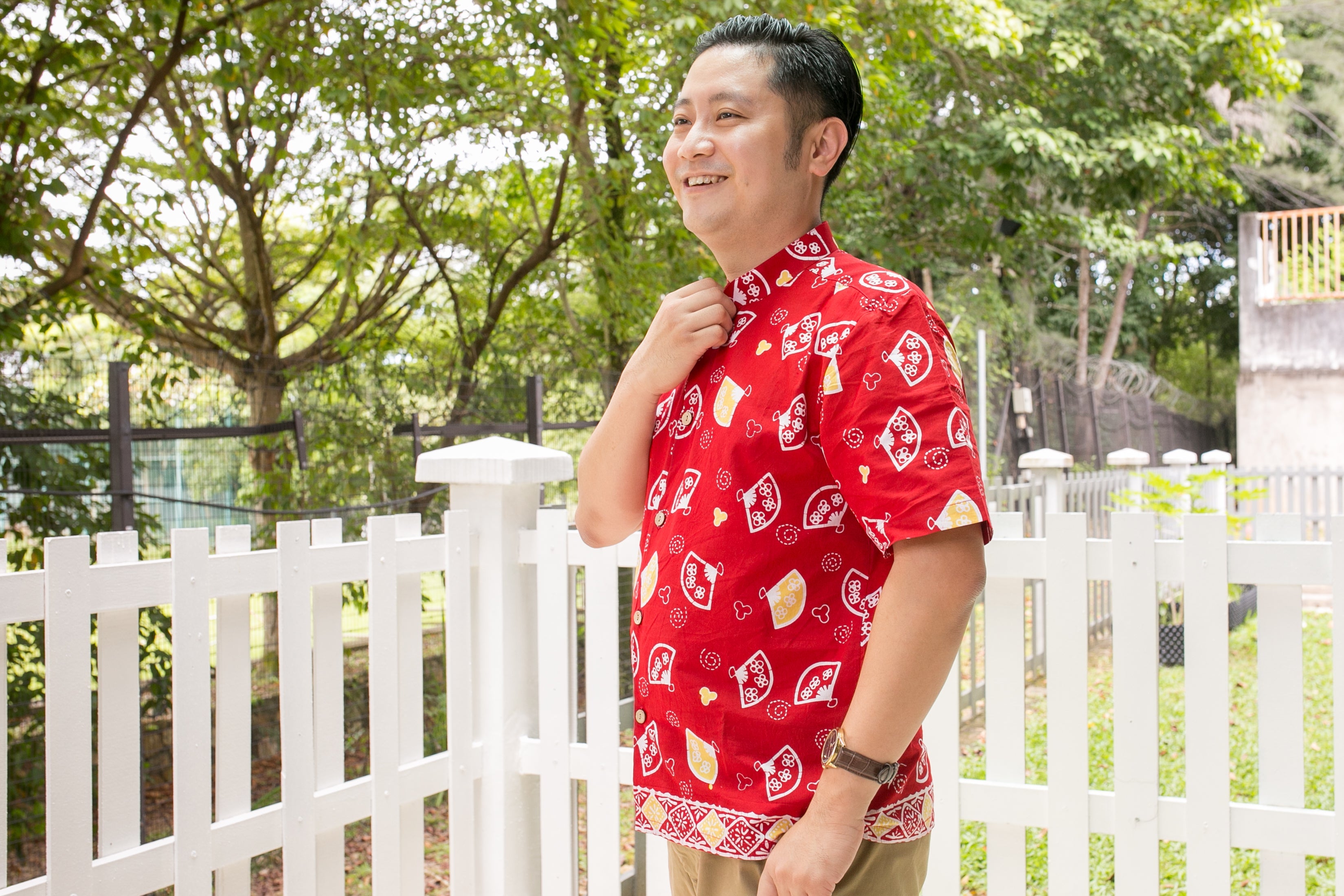 Chinese New Year Batik Mandarin Men Shirt (Red Kipas)