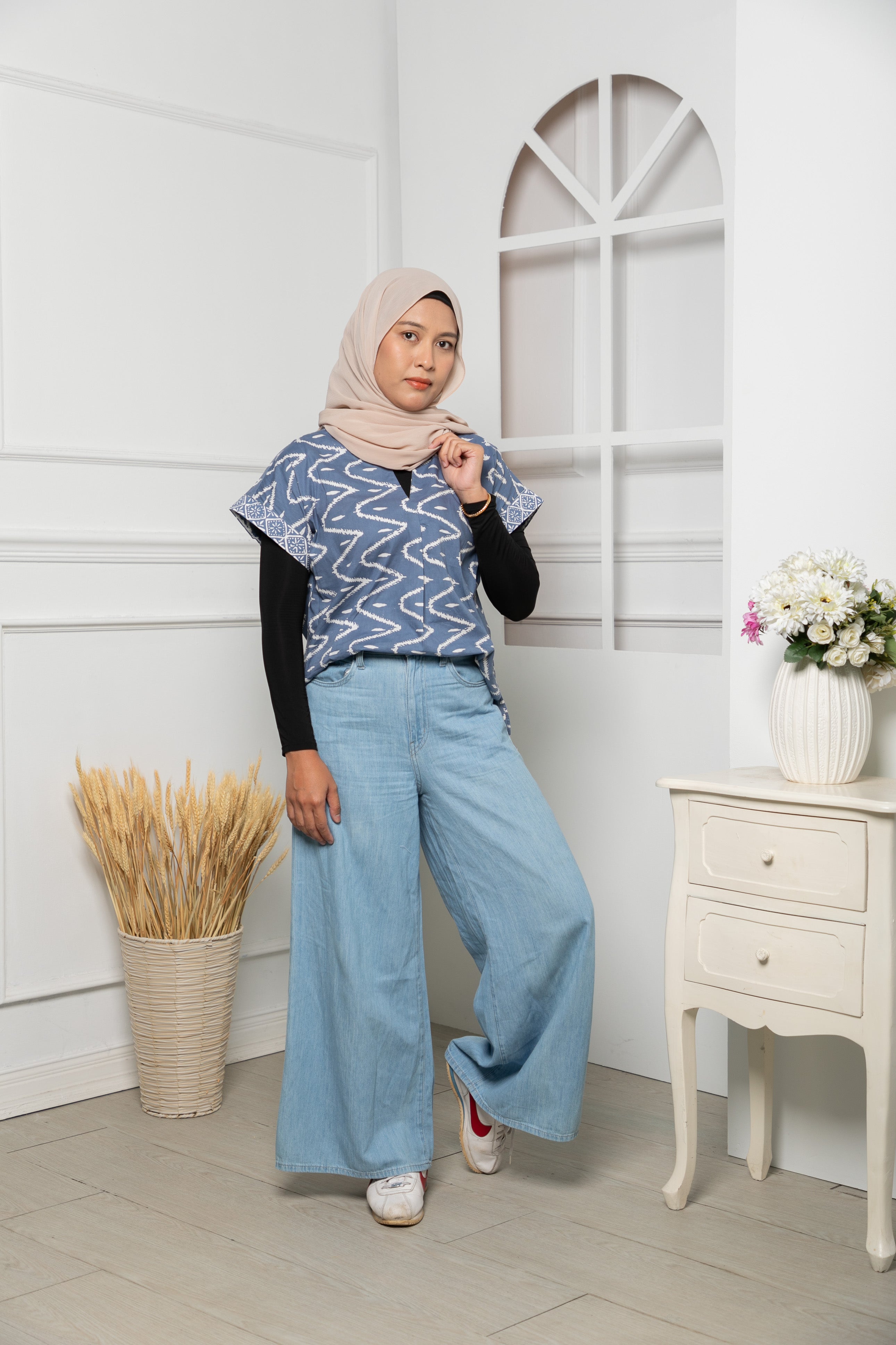 Ladies batik smart casual top/shirt
