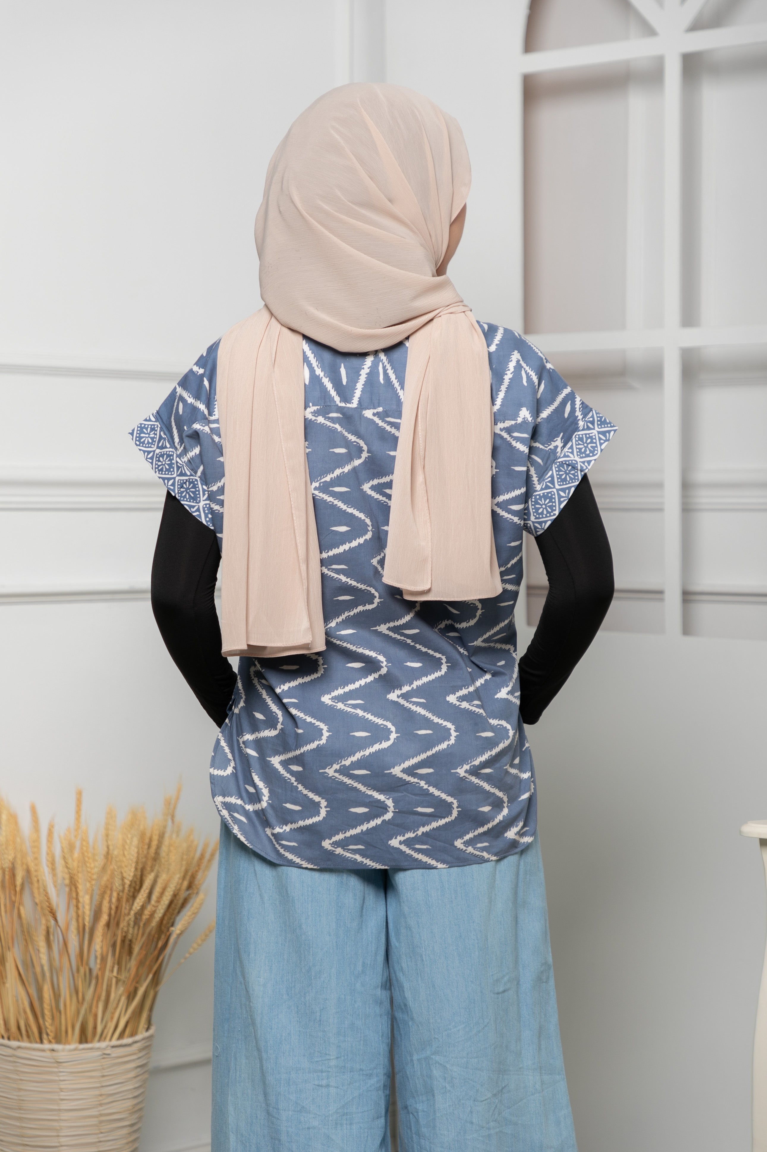 Ladies batik smart casual top/shirt