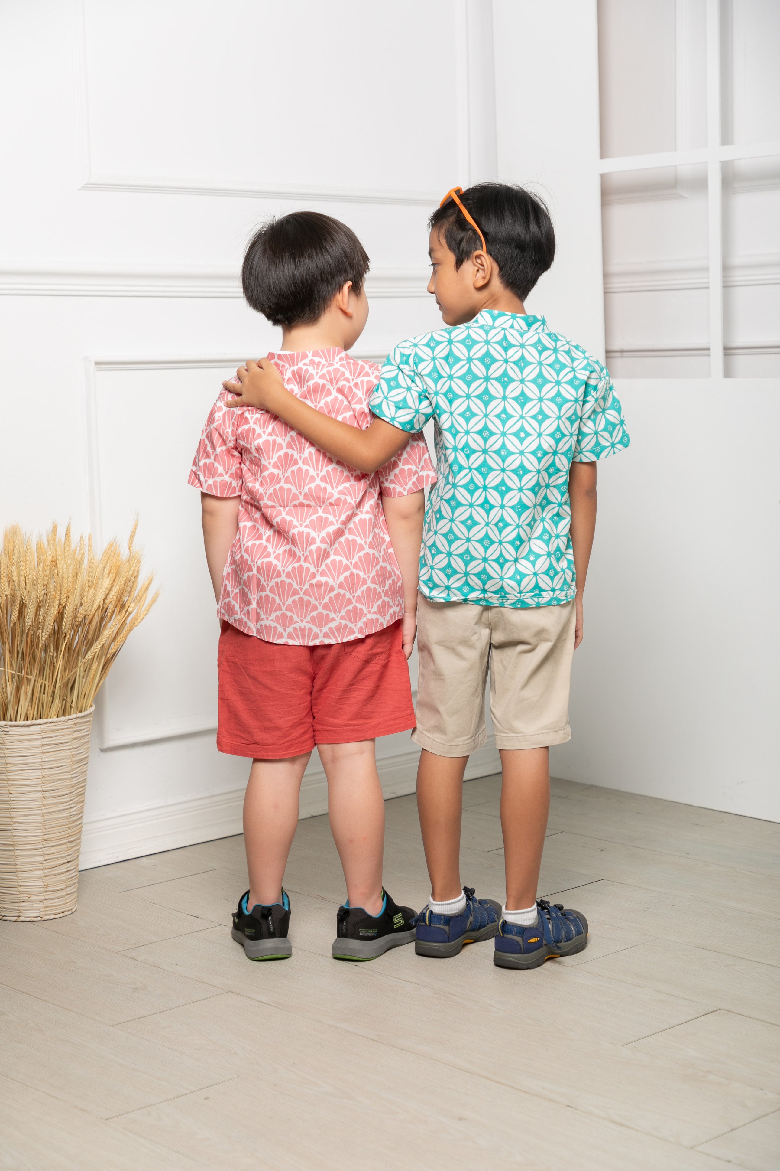 Kids batik casual low collar shirt
